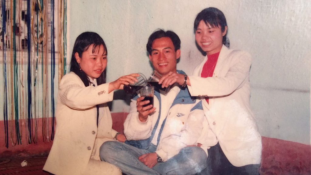 Họp lớp 1997 tại nhà Phạm Thu